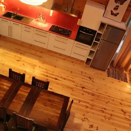 Gite Esprit Cabane Spacieux Avec Acces Spa Privatif Et Piscine De 2 A 10 Voyageurs