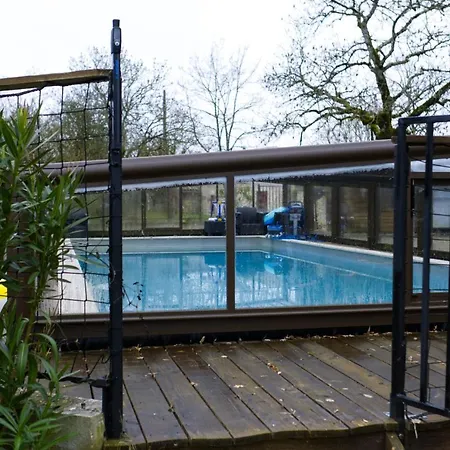 Gasthuis Gite Esprit Cabane Spacieux Avec Acces Spa Privatif Et Piscine De 2 A 10 Voyageurs Brassac (Tarn-et-Garonne)